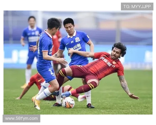 华夏幸福与上海申花激战正酣谁能在中超赛场上笑到最后